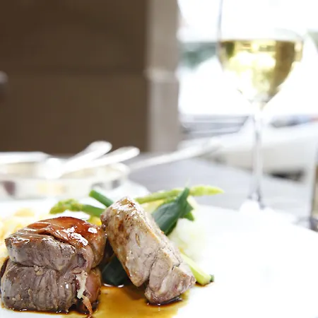 Schlosshotel Karlsruhe Szálloda 4*