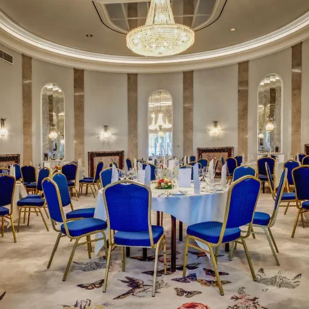 מלון Schlosshotel Karlsruhe