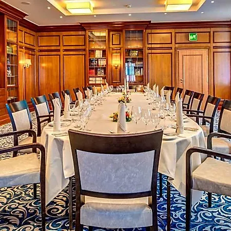 Schlosshotel Karlsruhe 4* קרלסרוהה