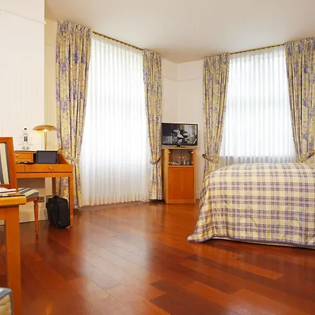 Szálloda Schlosshotel Karlsruhe 4*