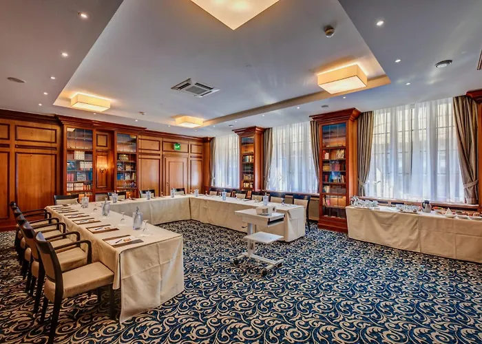 Hotel Schlosshotel Karlsruhe 4*